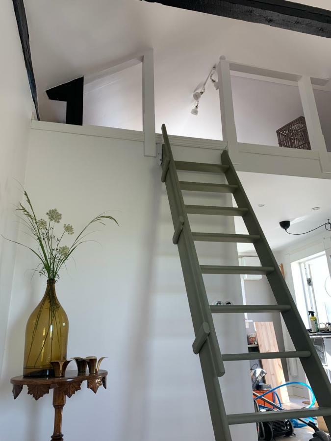 Station Bed And Kitchen Guesthouse 바르베리 외부 사진