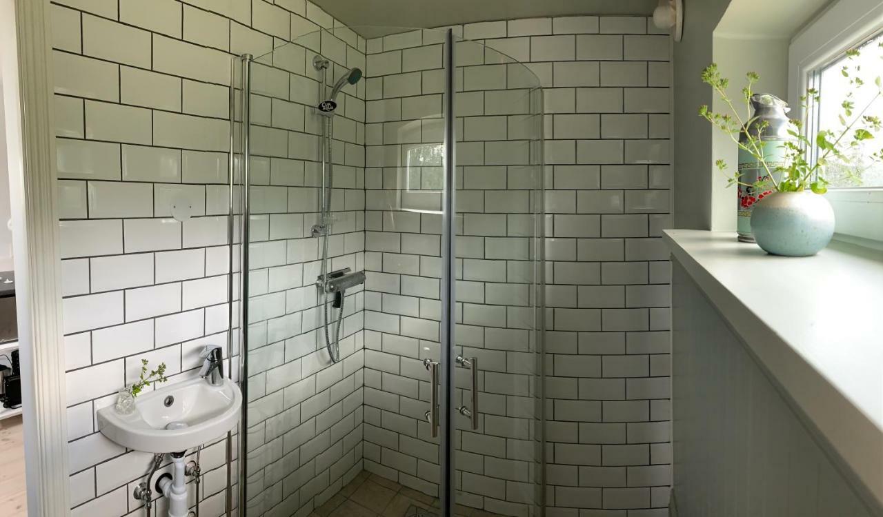 Station Bed And Kitchen Guesthouse 바르베리 외부 사진